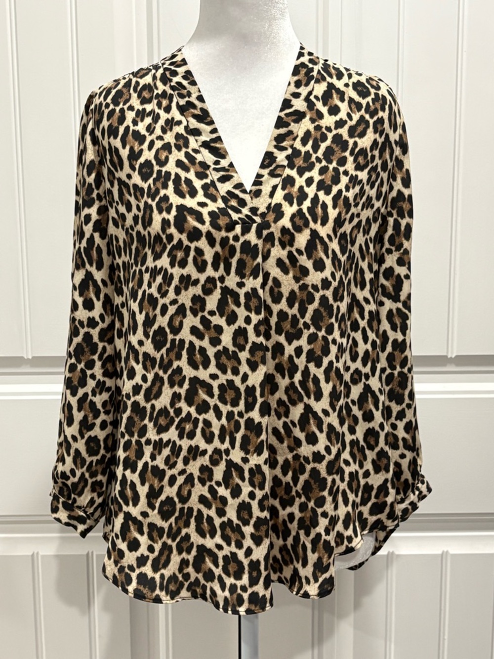 Vince Camuto Leopard Print V-Neck Blouse - Cream & Brown